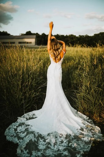 Stella York Santana 7457 #1 (IV-PL) Ivory Gown w Porcelain Tulle Plunge thumbnail