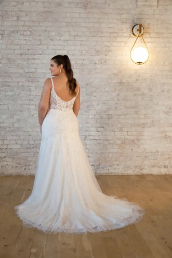 Stella York Siera 7479 #6 (IVBC-PL) Ivory Lace & Tulle ov Biscotti Gown w Porcelain Tulle Plunge thumbnail