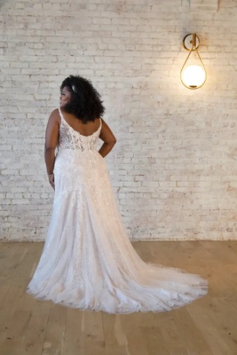 Stella York Siera 7479 #8 (IVBC-PL) Ivory Lace & Tulle ov Biscotti Gown w Porcelain Tulle Plunge thumbnail
