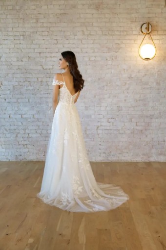 Stella York Sakura 7447 #4 (IVIV-PL) Ivory Lace & Tulle ov Ivory Gown w Porcelain Tulle Plunge thumbnail