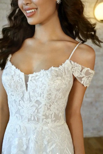 Stella York Sakura 7447 #5 (IVIV-PL) Ivory Lace & Tulle ov Ivory Gown w Porcelain Tulle Plunge thumbnail