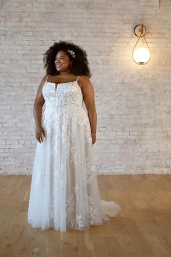 Stella York Sakura 7447 #6 (IVIV-PL) Ivory Lace & Tulle ov Ivory Gown w Porcelain Tulle Plunge thumbnail
