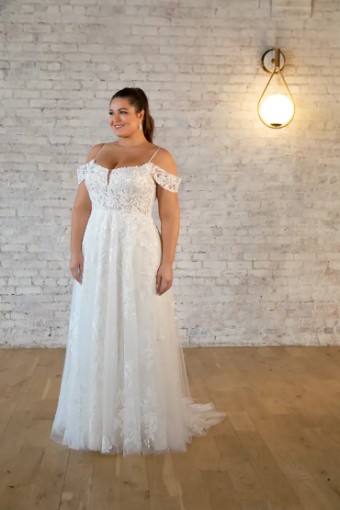 Stella York Sakura 7447 #8 (IVIV-PL) Ivory Lace & Tulle ov Ivory Gown w Porcelain Tulle Plunge thumbnail