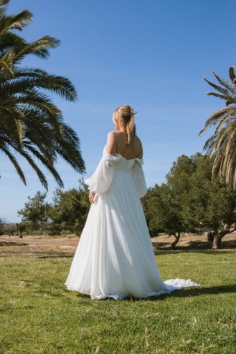 Essense Clematis D3636 #3 (IV-PL) Ivory Gown w Porcelain Tulle Plunge thumbnail