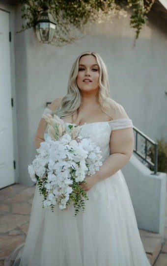 Stella York Sanchez 7509CR #11 (IV-BC) Ivory Lace and Tulle over Biscotti Gown thumbnail