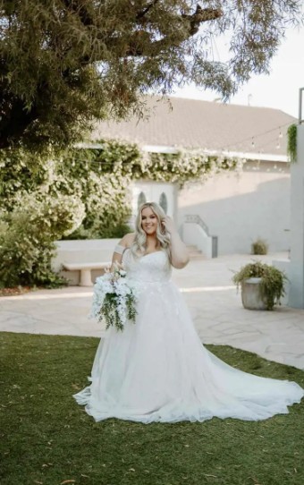 Stella York Sanchez 7509CR #3 (IV-BC) Ivory Lace and Tulle over Biscotti Gown thumbnail