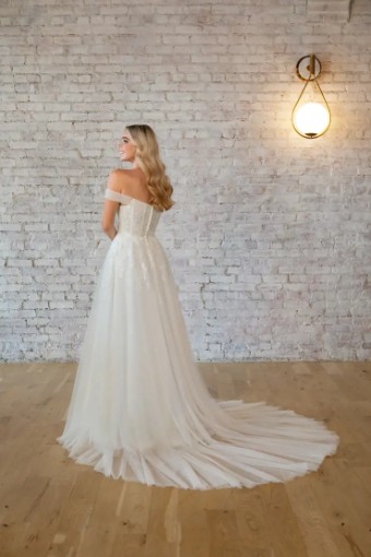 Stella York Sanchez 7509CR #5 (IV-BC) Ivory Lace and Tulle over Biscotti Gown thumbnail