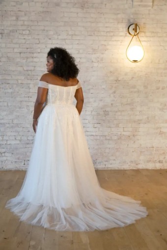 Stella York Sanchez 7509CR #7 (IV-BC) Ivory Lace and Tulle over Biscotti Gown thumbnail
