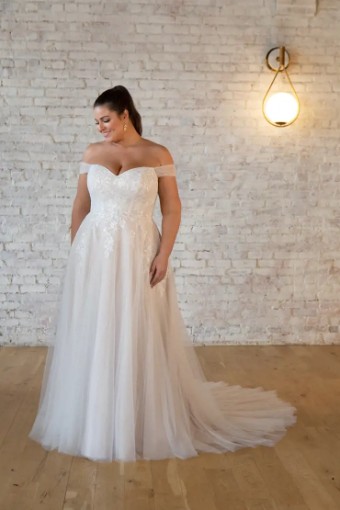Stella York Sanchez 7509CR #8 (IV-BC) Ivory Lace and Tulle over Biscotti Gown thumbnail