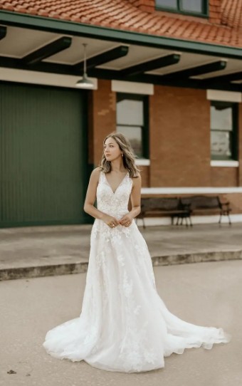 Essense Allysum D3654 #0 default (IV-BC) Ivory Lace and Tulle over Biscotti Gown thumbnail