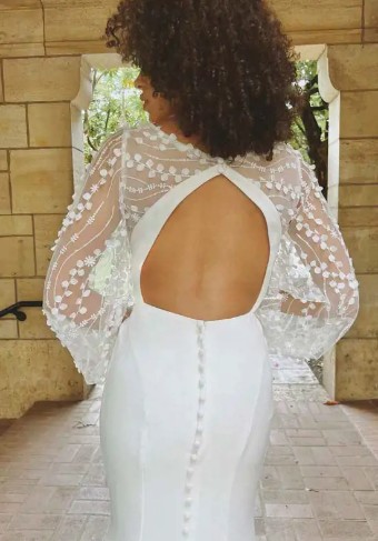 Essense Lantana D3563 #3 (IV-PL) Ivory Gown w Porcelain Tulle Plunge thumbnail