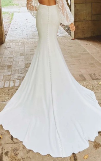 Essense Lantana D3563 #4 (IV-PL) Ivory Gown w Porcelain Tulle Plunge thumbnail