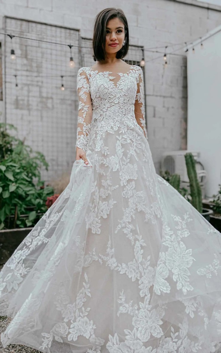Long sleeve on sale ivory gown