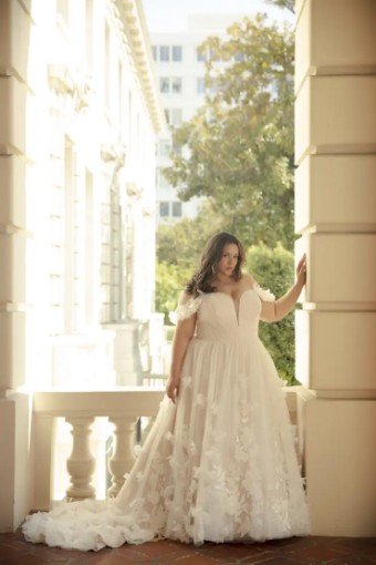 Essense Holly D3734 #1 default (IVBC-PL) IVR LACE TULLE & BSC ROYAL ORG OV BSC GWN W PLN TULLE PLUNGE thumbnail