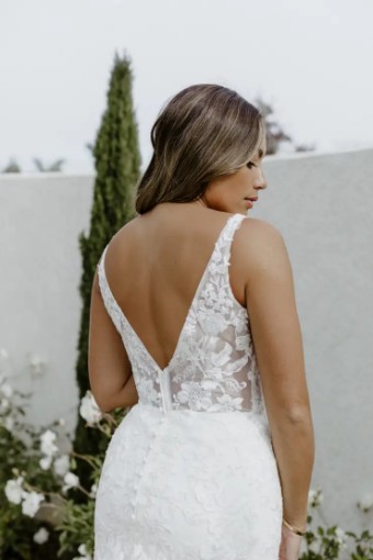 Stella York Sloane 7630 #4 default (IV-PL) Ivory Gown w Porcelain Tulle Plunge thumbnail