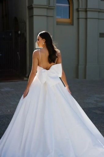 Martina Liana Teramo with detachable bow 1394 #2 default (IV-PL) Ivory Gown w Porcelain Tulle Plunge thumbnail