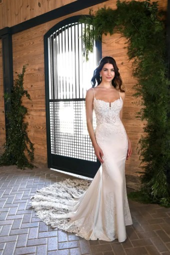Essense Anenome D3458 #0 default (IV-PL) Ivory Gown w Porcelain Tulle Plunge thumbnail