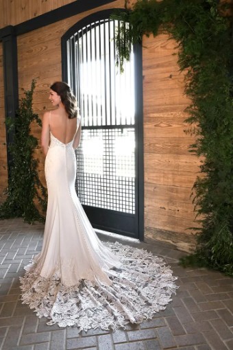 Essense Anenome D3458 #2 (IV-PL) Ivory Gown w Porcelain Tulle Plunge thumbnail