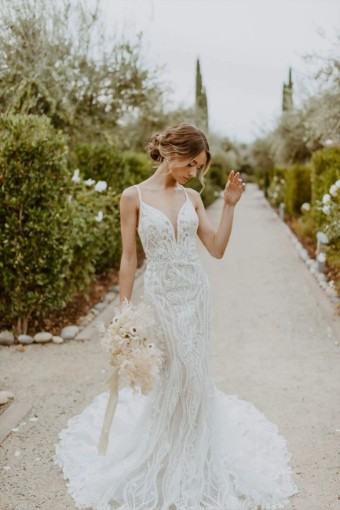 Essense Zinnia D3488 #0 default (IVIV-PL) Ivory Lace & Tulle over Ivory Gown w Porcelain Tulle Plunge thumbnail