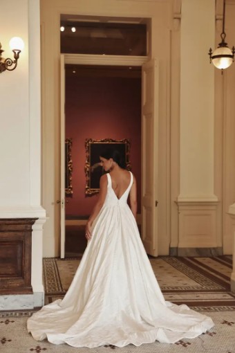 Essense Daphne D4140 #2 (IQ-PL) IVORY GOWN W PORCELAIN TULLE PLUNGE thumbnail