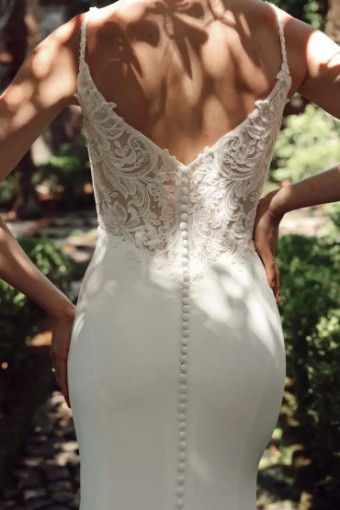 Essense Alstromeria D4181IV #6 (IVIV-PL) IVORY GOWN W PORCELAIN TULLE PLUNGE thumbnail