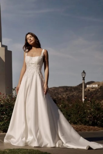 Stella York Saskia 7897 #0 default (IV-PL) Ivory Gown w Porcelain Tulle Plunge thumbnail