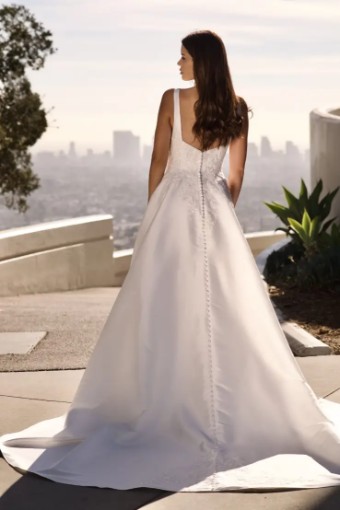 Stella York Saskia 7897 #5 (IV-PL) Ivory Gown w Porcelain Tulle Plunge thumbnail