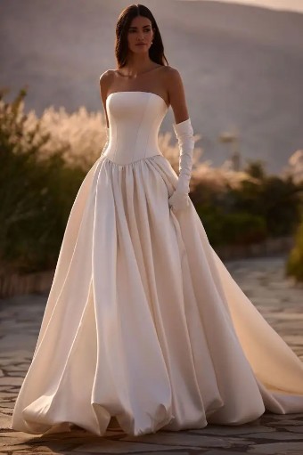 Milla Nova Aveline *ONLY IN STORE FOR TRUNK SHOW 1st -5th AUG 2025* Aveline *ONLY IN STORE FOR TRUNK SHOW 1st -5th AUG 2025* #0 default Ivory thumbnail