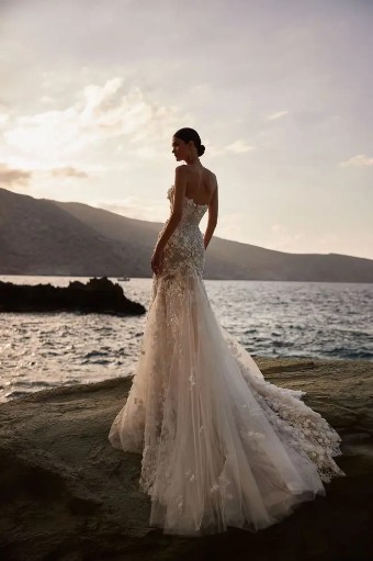 Milla Nova Rosetta *ONLY IN STORE FOR TRUNK SHOW 1st -5th AUG 2025* Rosetta *ONLY IN STORE FOR TRUNK SHOW 1st -5th AUG 2025* #1 default Ivory/Nude thumbnail