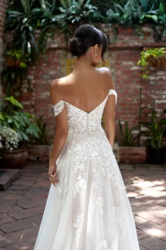 Essense Gardenia D4098 #2 (IV-IV) Ivory Lace and Tulle over Ivory Gown thumbnail