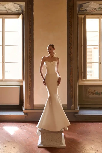 Milla Nova Elanith Dress & Train #3 Ivory thumbnail